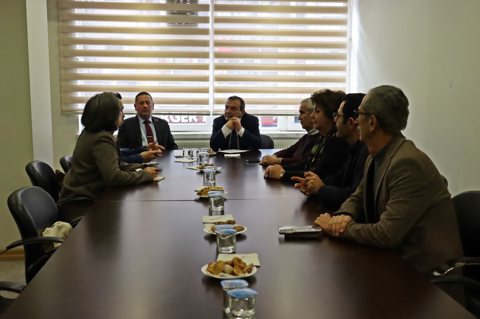 VENEZUELA BÜYÜKELÇİLİĞİ, TMMOB'Yİ ZİYARET ETTİ