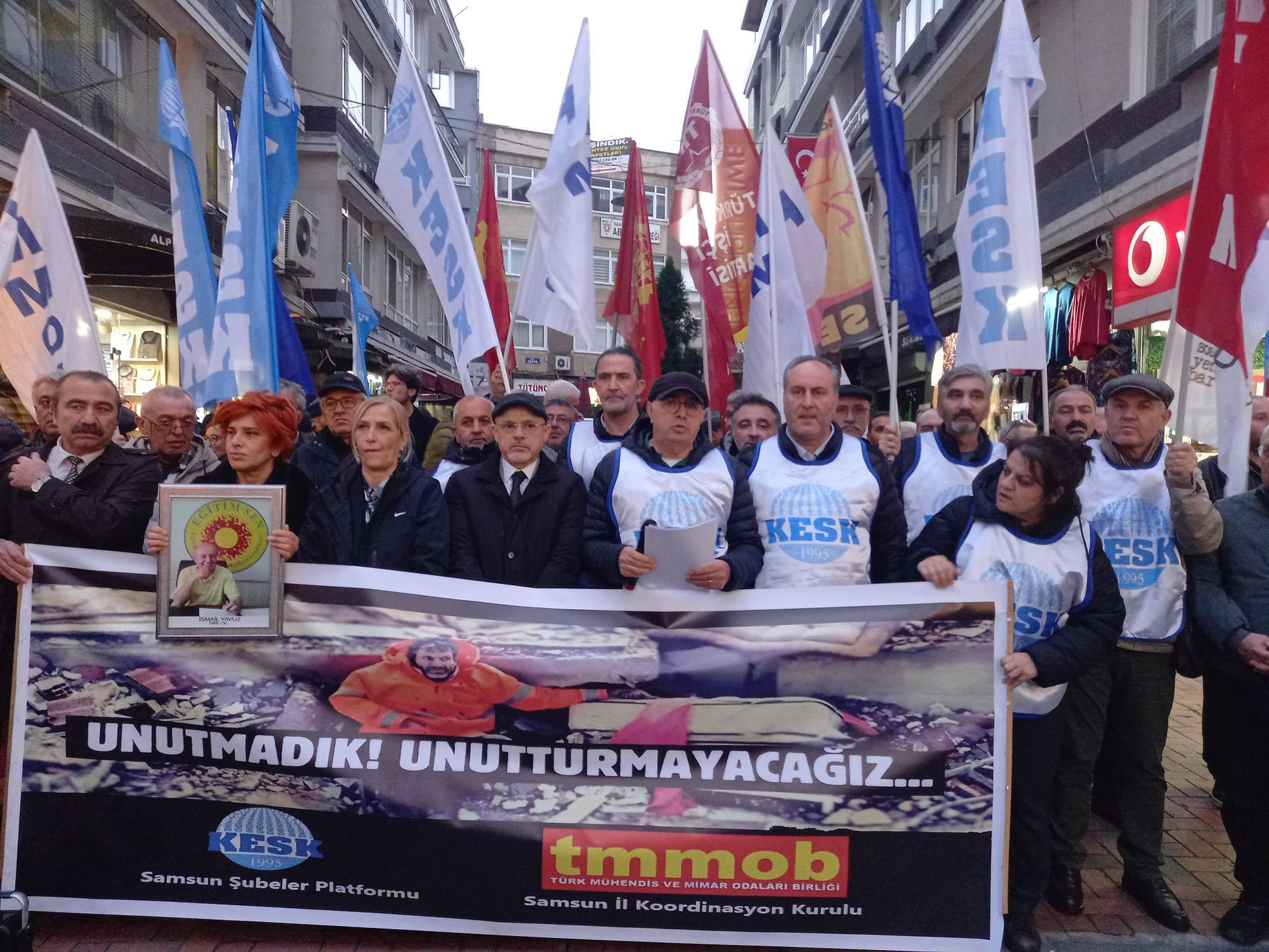 TMMOB SAMSUN İKK: 6 ŞUBAT DEPREMLERİNİN 3. YILINDA: ÜLKE OLARAK HÂLÂ ENKAZ ALTINDAYIZ ASRIN FELAKETİ DEĞİL ASRIN İHMALİ!