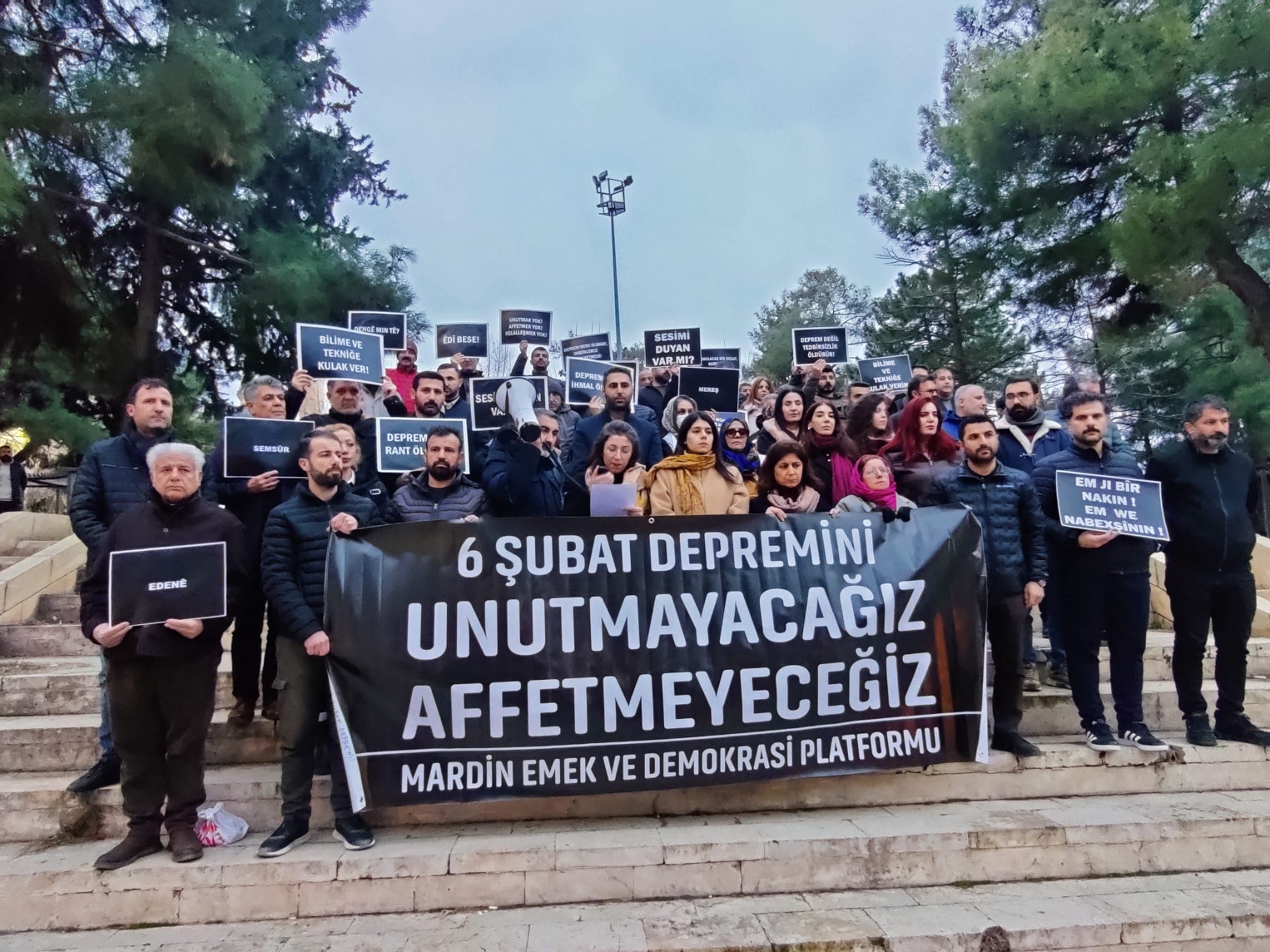 TMMOB MARDİN İKK: 6 ŞUBAT DEPREMİNİ UNUTMAYACAĞIZ! AFFETMEYECEĞİZ!